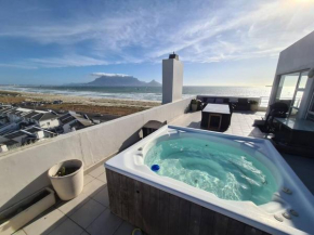 Kitesurfer's Penthouse Hot Jacuzzi WiFi Garage